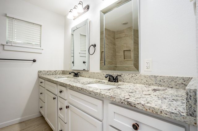 809 Wood River Road, Dallas, TX 75232