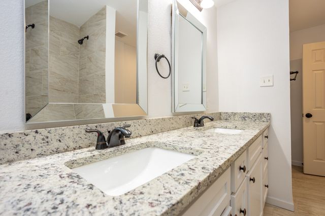809 Wood River Road, Dallas, TX 75232