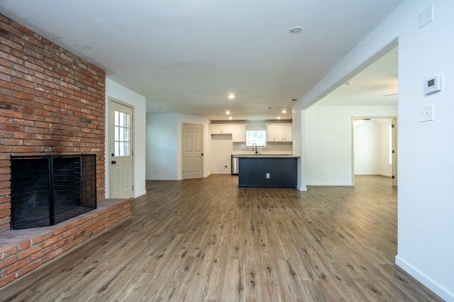 809 Wood River Road, Dallas, TX 75232