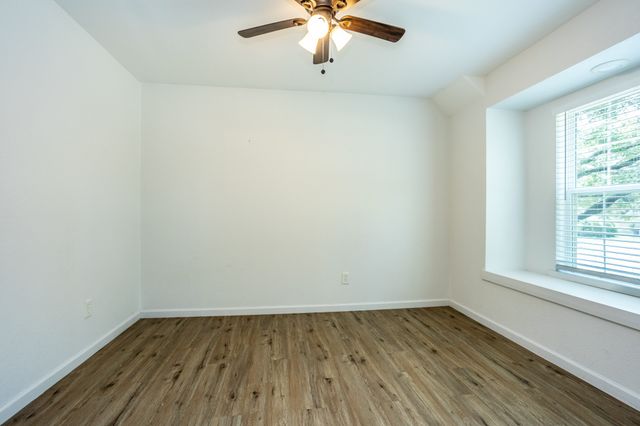 809 Wood River Road, Dallas, TX 75232
