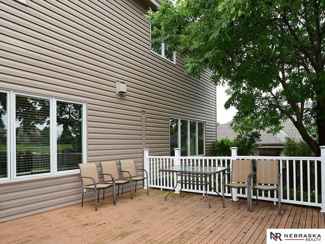 16302 Hartman Avenue, Omaha, NE 68116