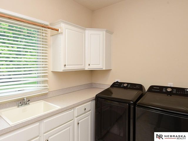 16302 Hartman Avenue, Omaha, NE 68116