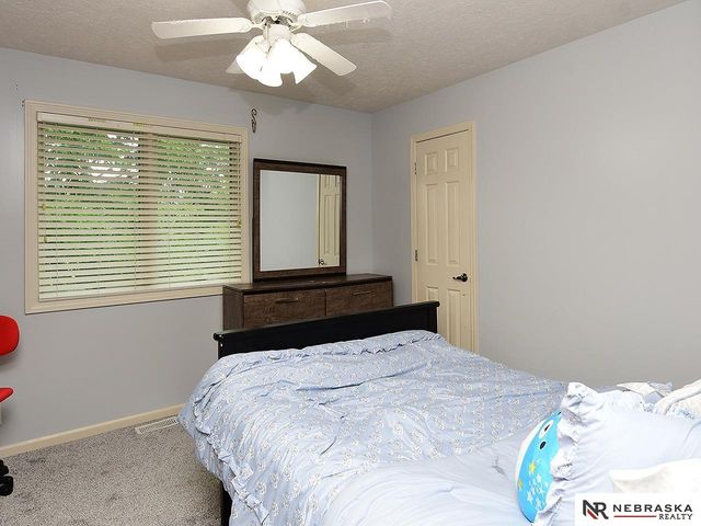 16302 Hartman Avenue, Omaha, NE 68116