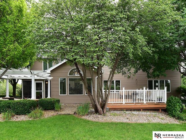 16302 Hartman Avenue, Omaha, NE 68116