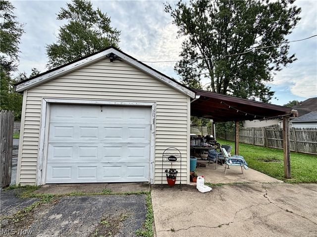 807 Hazelwood Avenue SE, Warren, OH 44484