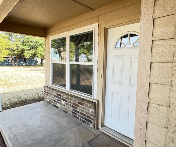 1612-1614 Albert Broadfoot Street, Bonham, TX 75418