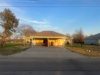 1612-1614 Albert Broadfoot Street, Bonham, TX 75418