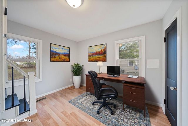 4211 Savage Dr, Louisville, KY 40216