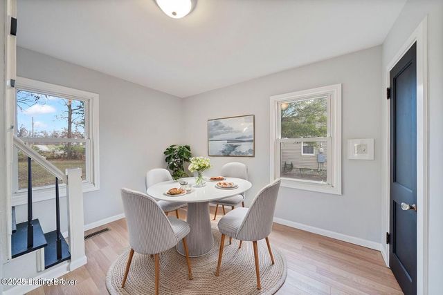 4211 Savage Dr, Louisville, KY 40216