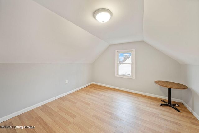 4211 Savage Dr, Louisville, KY 40216