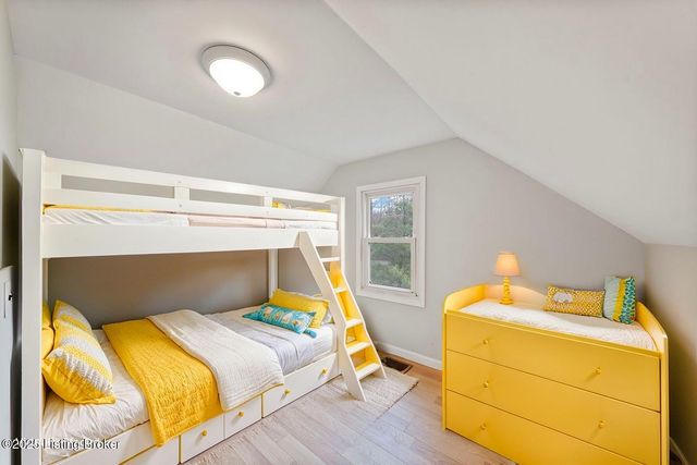 4211 Savage Dr, Louisville, KY 40216