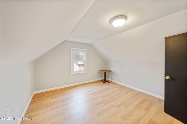 4211 Savage Dr, Louisville, KY 40216