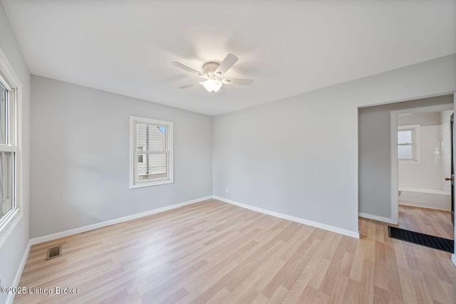 4211 Savage Dr, Louisville, KY 40216