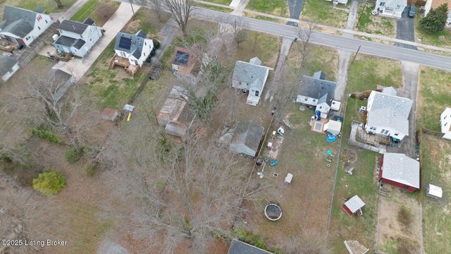 4211 Savage Dr, Louisville, KY 40216