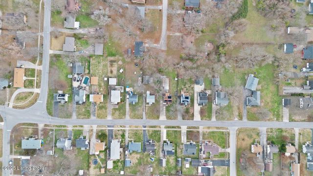 4211 Savage Dr, Louisville, KY 40216