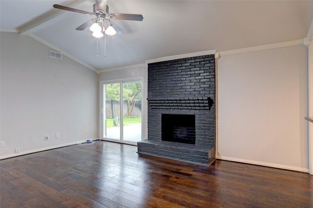 9424 Hunters Creek Drive, Dallas, TX 75243