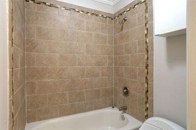 9424 Hunters Creek Drive, Dallas, TX 75243