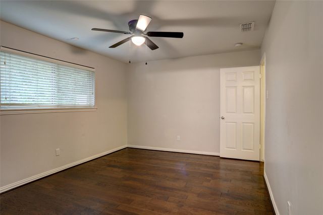 9424 Hunters Creek Drive, Dallas, TX 75243