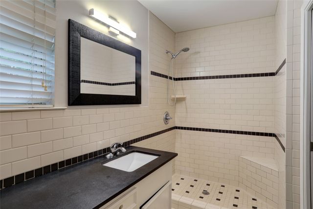 9424 Hunters Creek Drive, Dallas, TX 75243