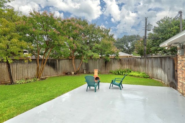 9424 Hunters Creek Drive, Dallas, TX 75243