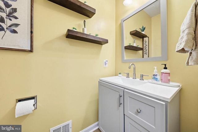 9604 MORNING WALK DR, Hagerstown, MD 21740