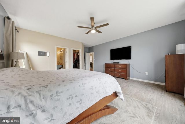 9604 MORNING WALK DR, Hagerstown, MD 21740