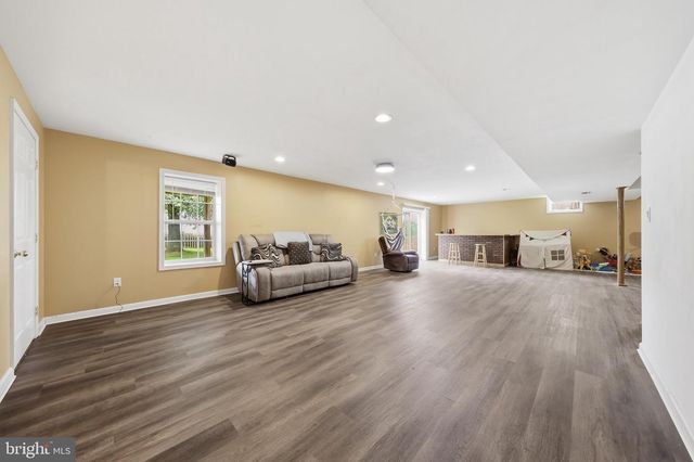 9604 MORNING WALK DR, Hagerstown, MD 21740