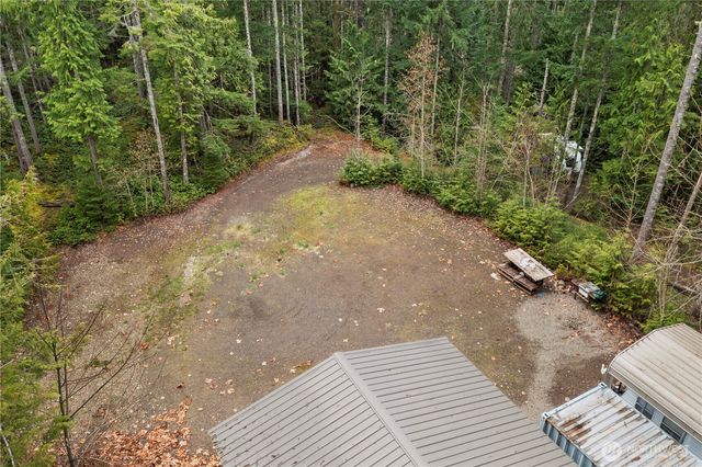 61 N Dow Court, Hoodsport, WA 98548