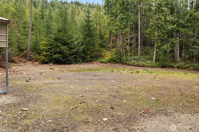 61 N Dow Court, Hoodsport, WA 98548