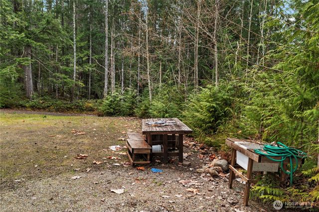 61 N Dow Court, Hoodsport, WA 98548