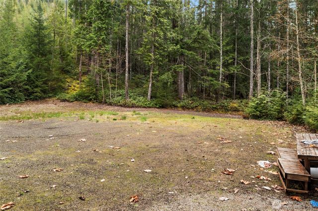 61 N Dow Court, Hoodsport, WA 98548