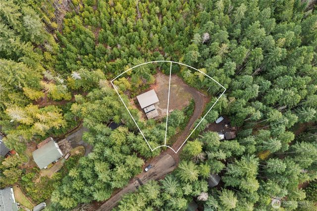 61 N Dow Court, Hoodsport, WA 98548