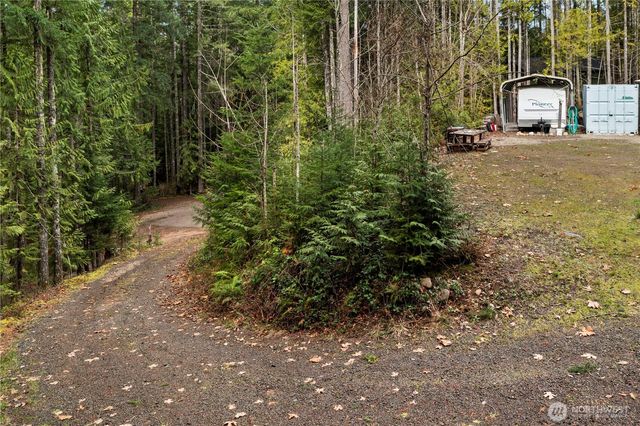 61 N Dow Court, Hoodsport, WA 98548