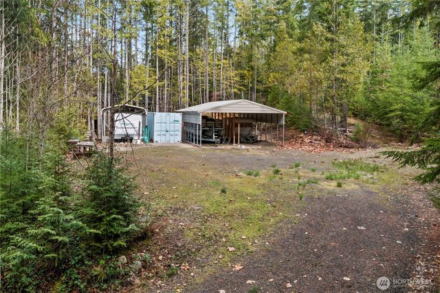 61 N Dow Court, Hoodsport, WA 98548