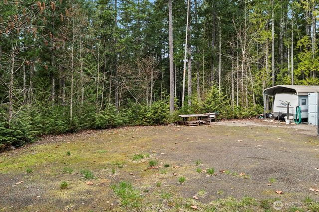 61 N Dow Court, Hoodsport, WA 98548