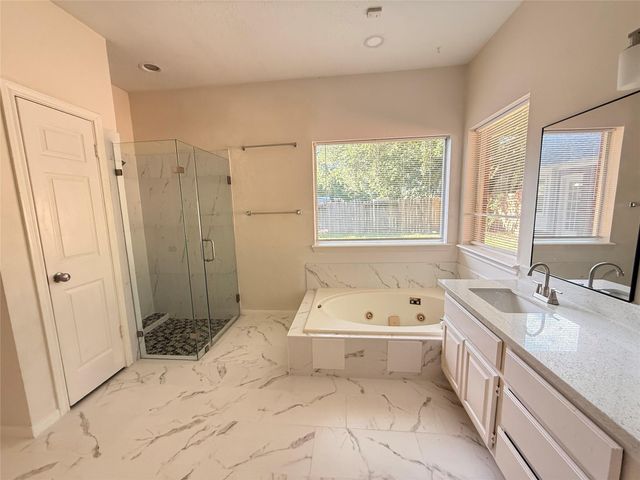 14527 Circlewood Way, Houston, TX 77062