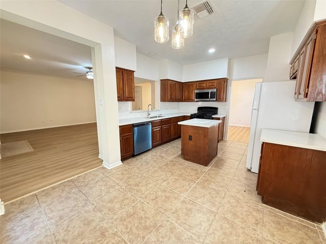 14527 Circlewood Way, Houston, TX 77062