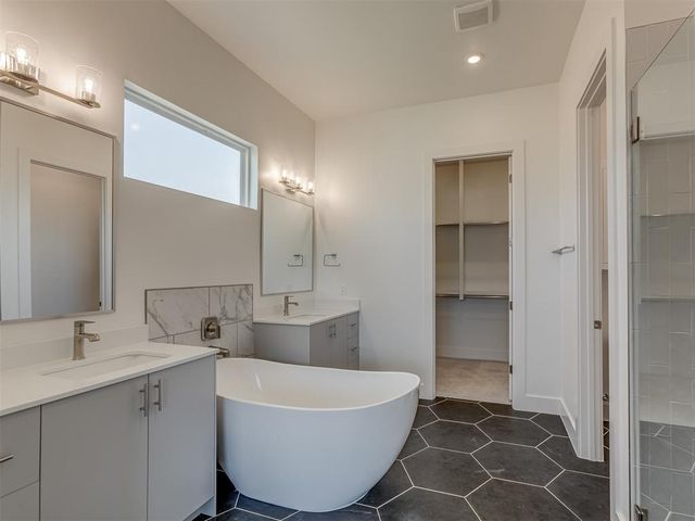 15501 Bergman Circle, Edmond, OK 73013