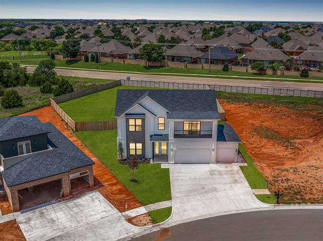 15501 Bergman Circle, Edmond, OK 73013