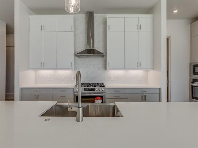 15501 Bergman Circle, Edmond, OK 73013