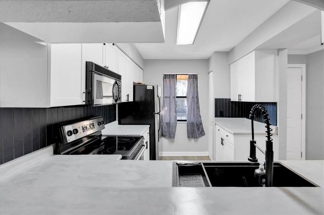 10167 SAILWINDS BOULEVARD N D206, Largo, FL 33773