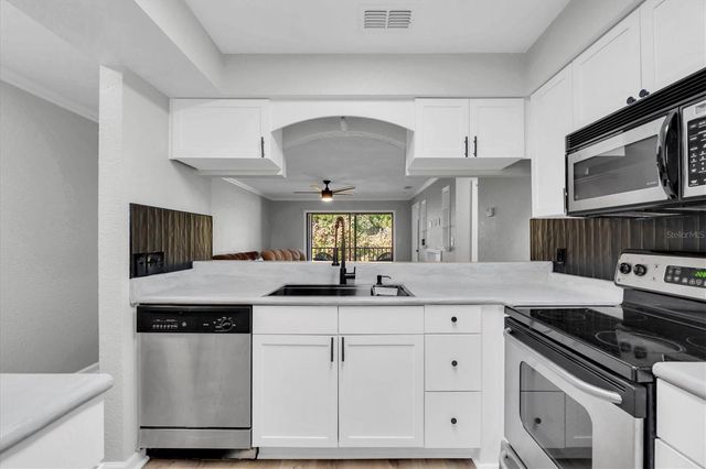 10167 SAILWINDS BOULEVARD N D206, Largo, FL 33773