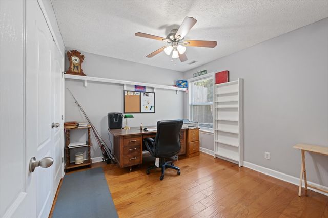 1616 Beaconcrest Cir, Murfreesboro, TN 37128