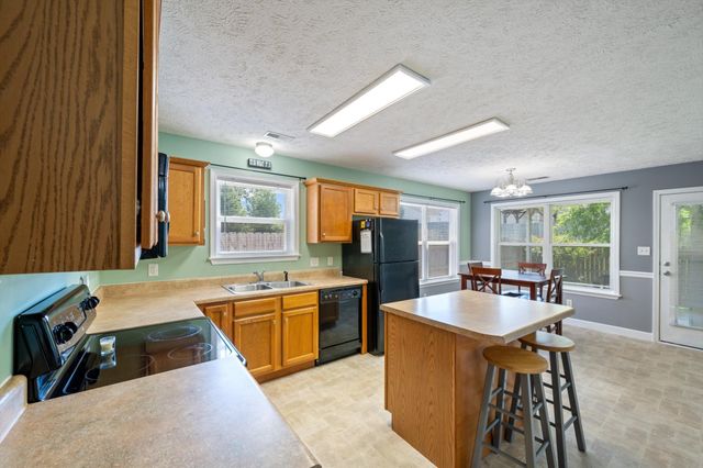 1616 Beaconcrest Cir, Murfreesboro, TN 37128