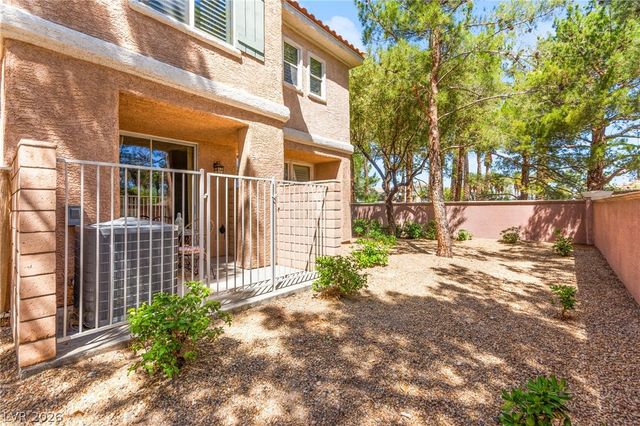 251 South Green Valley Parkway 2011, Henderson, NV 89012