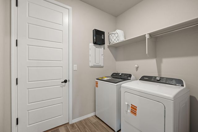 20 Calle Guaymas, Los Lunas, NM 87031