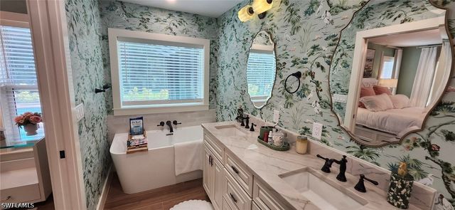 5549 Foxhunt WAY, Naples, FL 34104