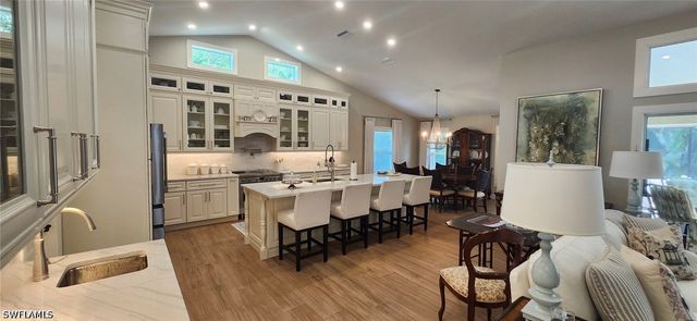 5549 Foxhunt WAY, Naples, FL 34104