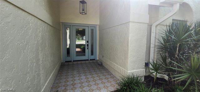 5549 Foxhunt WAY, Naples, FL 34104