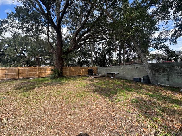 4105 E KNOLLWOOD STREET, Tampa, FL 33610